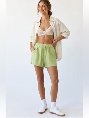 Princess Polly Green Highrise Elastic Waist Shorts Size 6